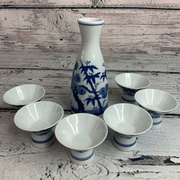 Japanese Sake Set Decanter & 6 Cups, Traditional Bamboo Design, Made in Japan - Picture 1 of 5